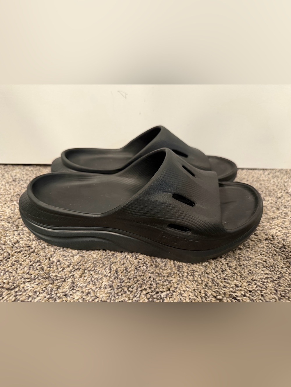 Hoka one women’s slide on sandals black size 8 EUC